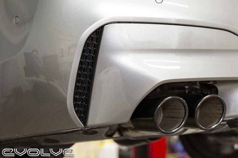Acexxon Honeycomb Rear Reflector Inserts - BMW F90 M5 - Evolve Automotive