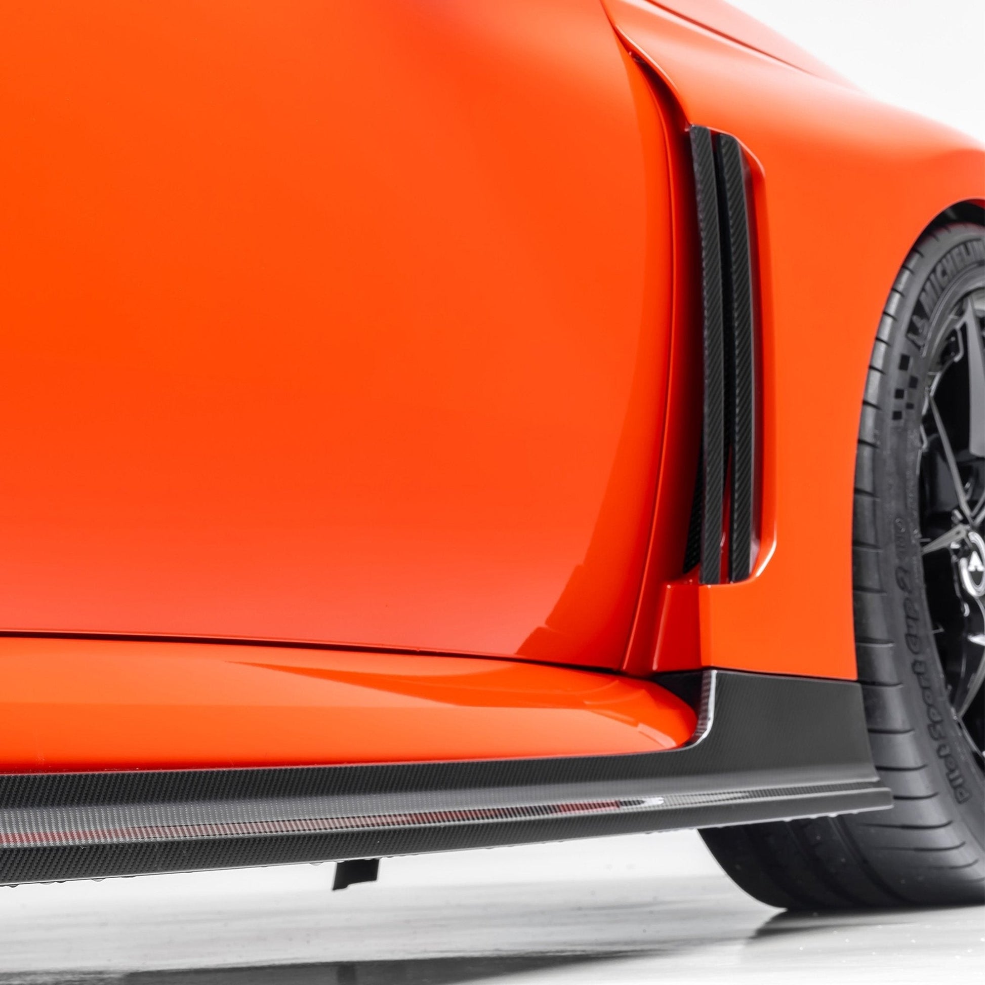 Vorsteiner VRS Aero Carbon Vented Fenders | Wings with Side Skirts - BMW G87 M2 - Evolve Automotive