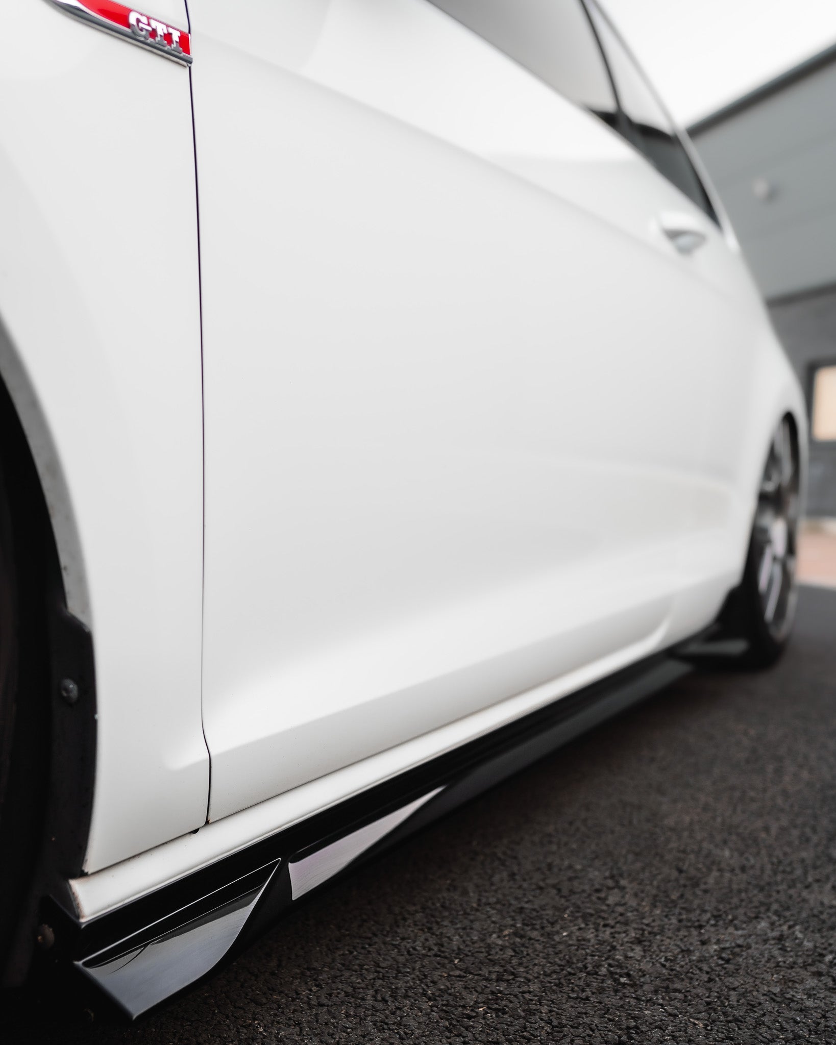 VW Golf, Golf GTI & Golf R Mk7 / Mk7.5 EVO - 1 Gloss Black Side Skirts by ZAERO (2014 - 2020) - Evolve Automotive