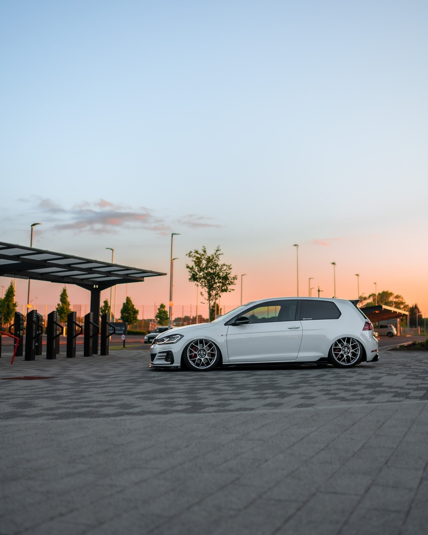 VW Golf, Golf GTI & Golf R Mk7 / Mk7.5 EVO - 1 Gloss Black Side Skirts by ZAERO (2014 - 2020) - Evolve Automotive